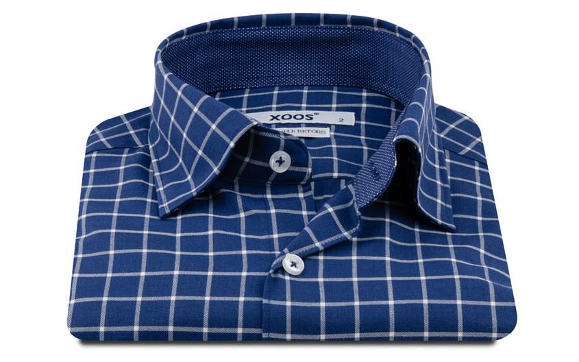 Chemise bleue foncé à...