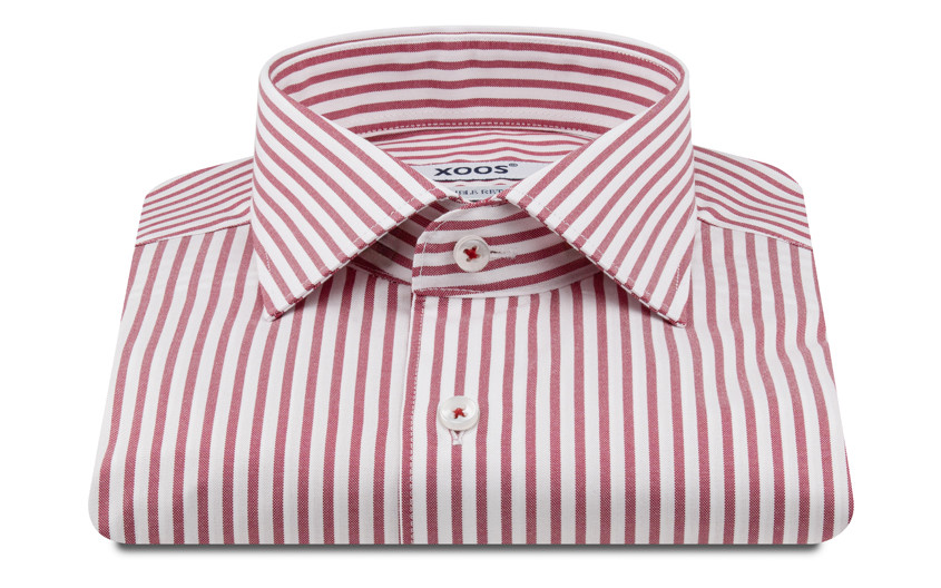 Chemise à rayures rouge vin...
